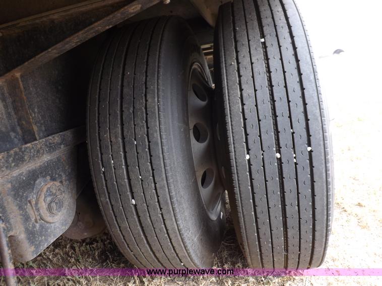 image for item I7689 2003 Transcraft Eagle step deck trailer