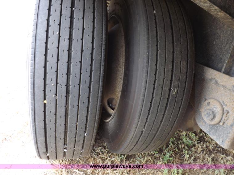 image for item I7689 2003 Transcraft Eagle step deck trailer