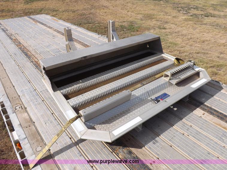 image for item I7689 2003 Transcraft Eagle step deck trailer