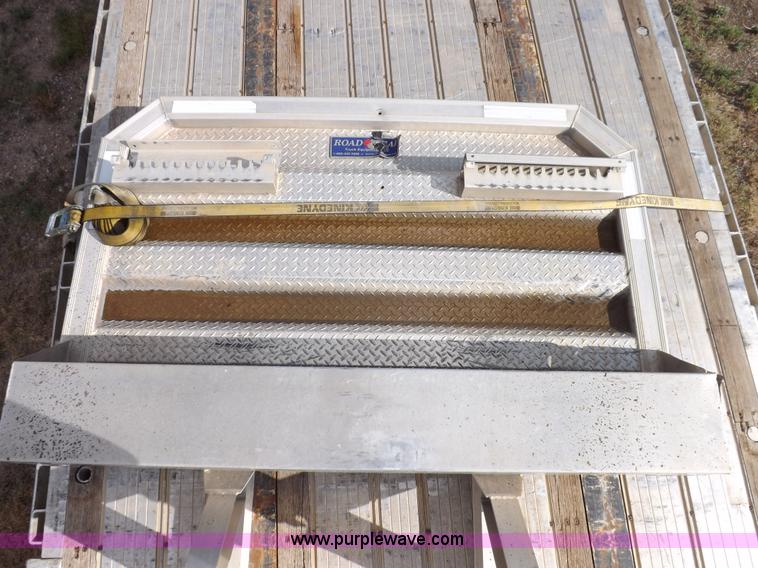 image for item I7689 2003 Transcraft Eagle step deck trailer