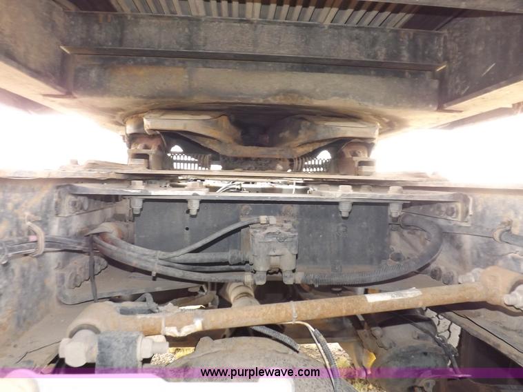 image for item I7690 2004 Kenworth W900 semi truck