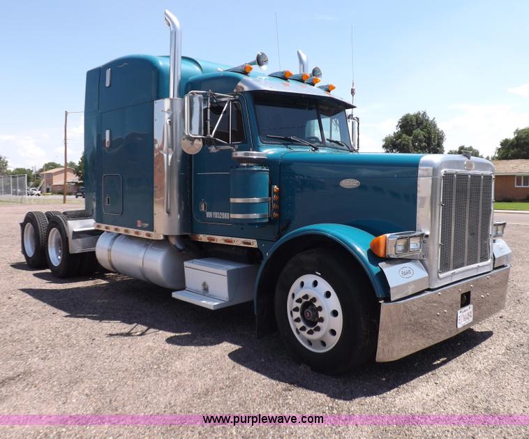 image for item I7717 2000 Peterbilt 379 semi truck