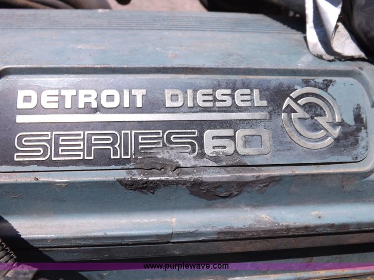 image for item I7717 2000 Peterbilt 379 semi truck