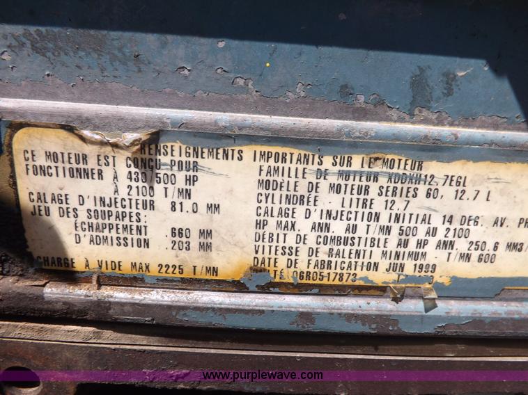 image for item I7717 2000 Peterbilt 379 semi truck