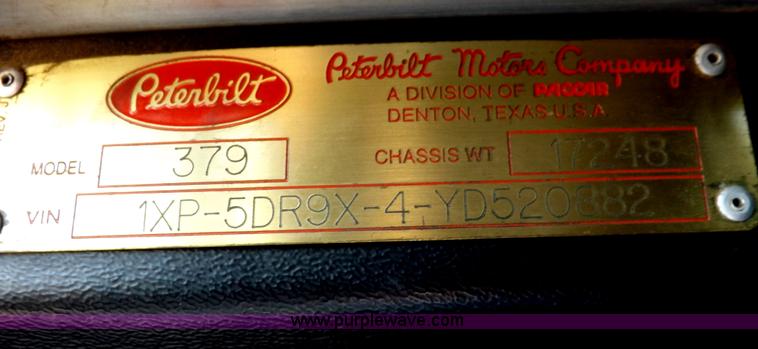 image for item I7717 2000 Peterbilt 379 semi truck