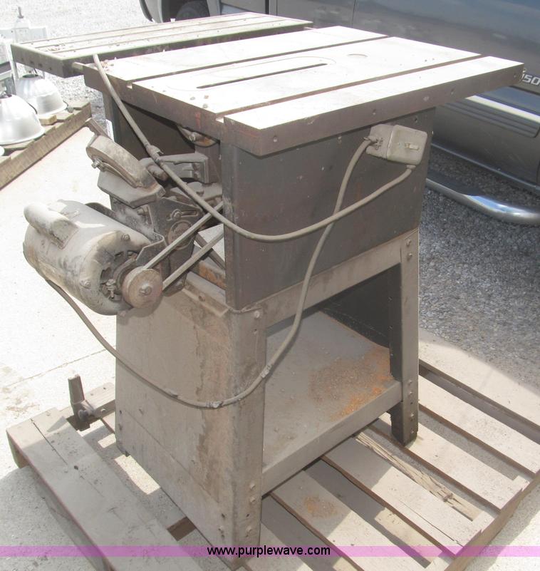 image for item AE9466 1974 Sears Roebuck 10" table saw