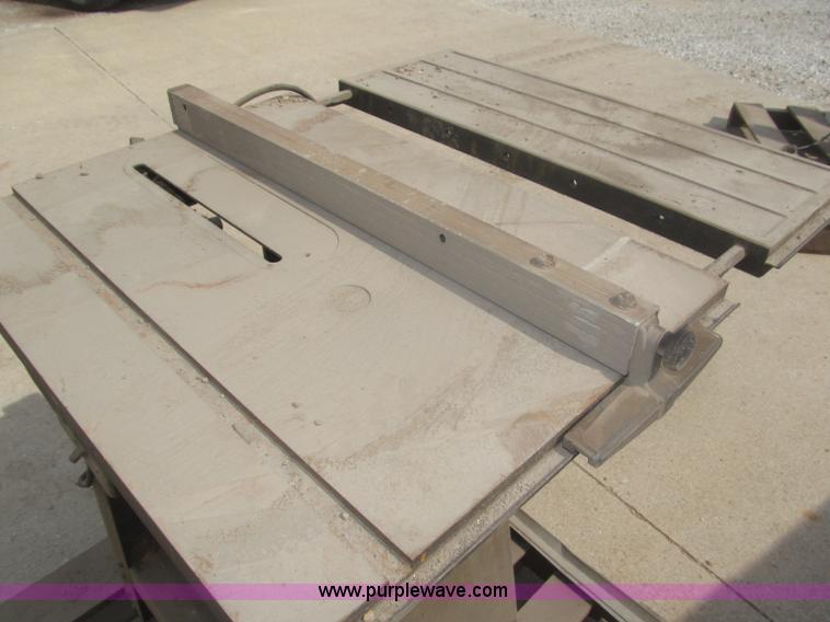 image for item AE9466 1974 Sears Roebuck 10" table saw