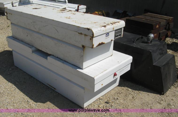 image for item AN9682 Fuel tank and toolboxes