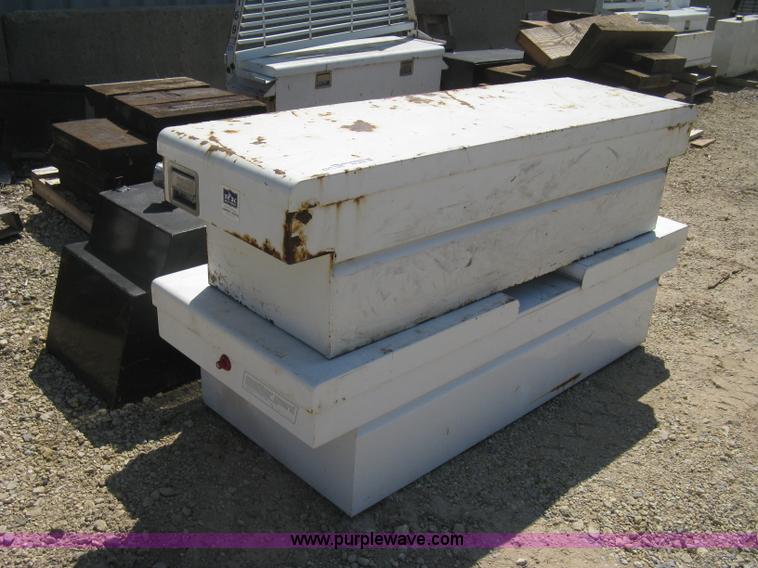 image for item AN9682 Fuel tank and toolboxes