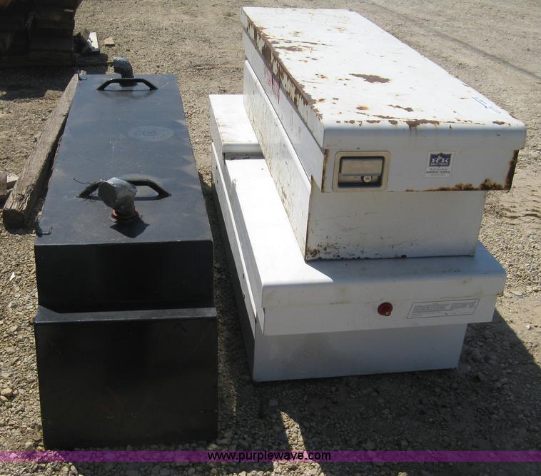 image for item AN9682 Fuel tank and toolboxes
