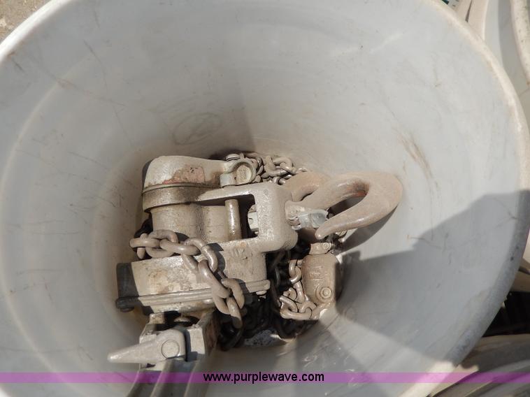 image for item AS9254 (9) one and a half ton chain come-alongs