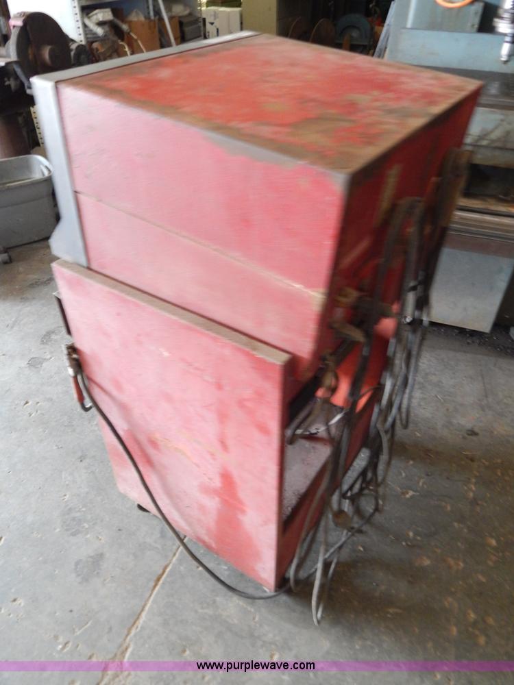 image for item AW9243 Bear battery charging/starting system