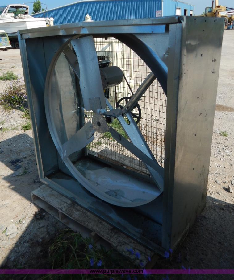 image for item AW9245 Box fan