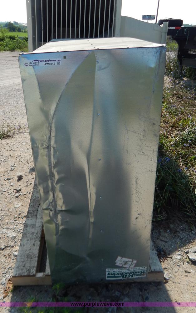 image for item AW9245 Box fan