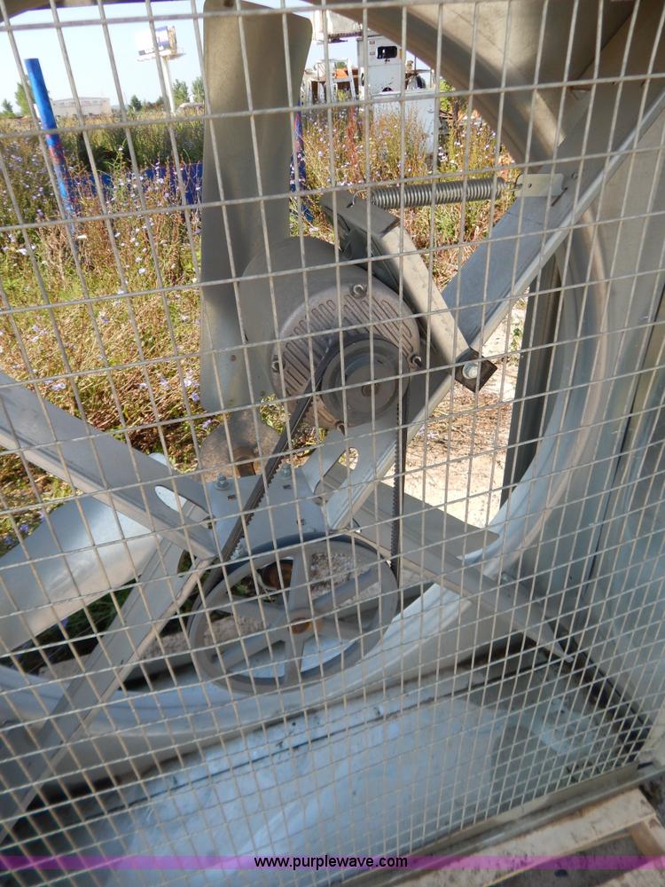 image for item AW9245 Box fan