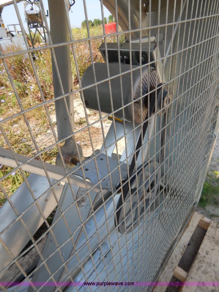 image for item AW9245 Box fan