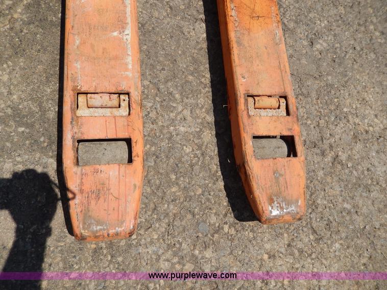 image for item AW9746 Jet pallet jack