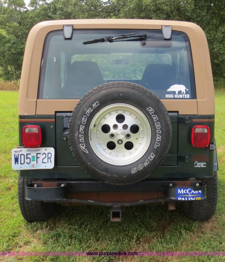 image for item D5959 1993 Jeep Wrangler Sahara SUV