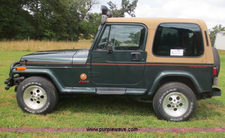 image for item D5959 1993 Jeep Wrangler Sahara SUV