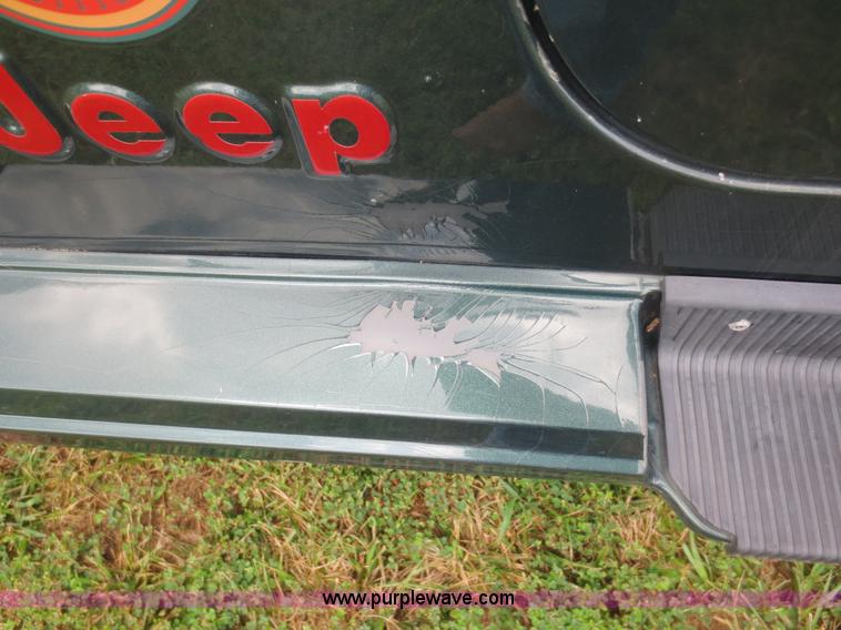 image for item D5959 1993 Jeep Wrangler Sahara SUV