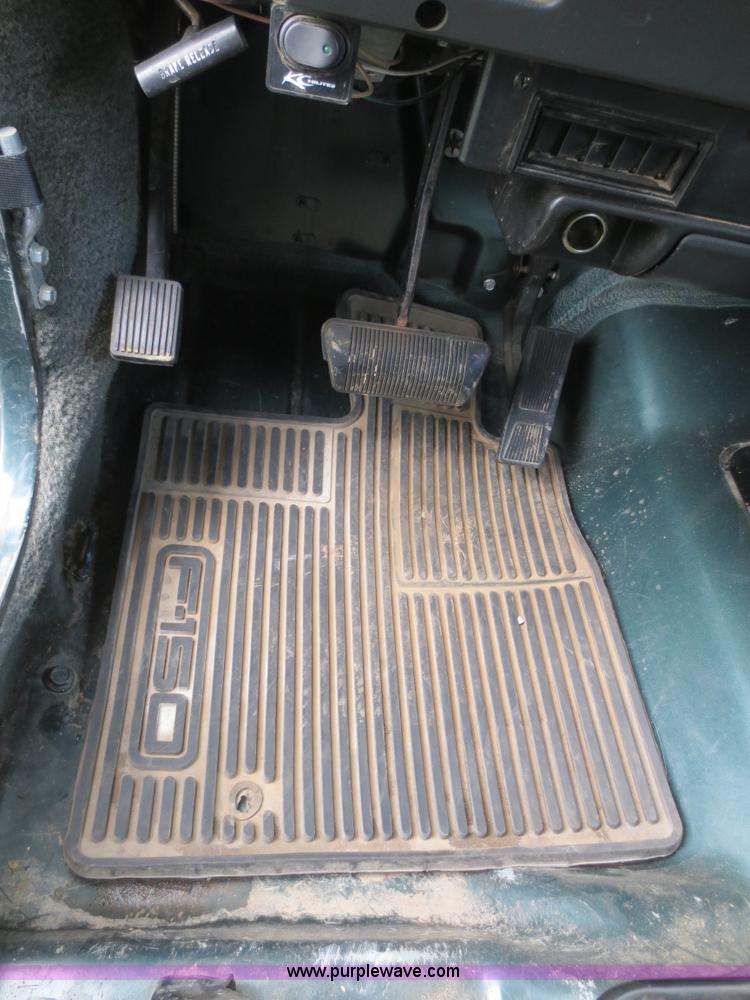 image for item D5959 1993 Jeep Wrangler Sahara SUV