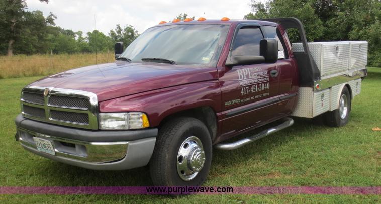 image for item D5960 2000 Dodge Ram 3500 Quad Cab utility truck
