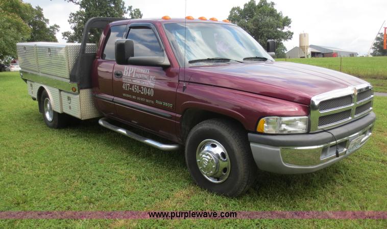 image for item D5960 2000 Dodge Ram 3500 Quad Cab utility truck