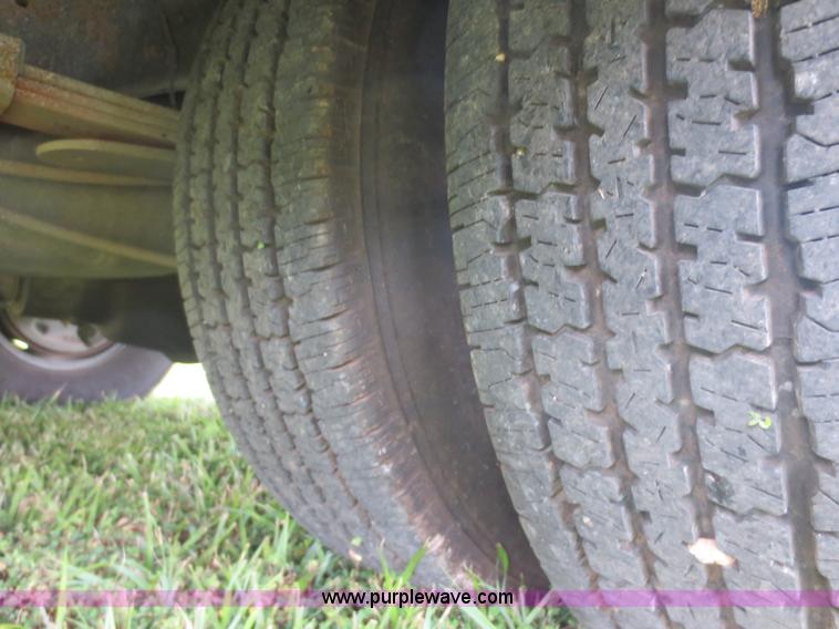 image for item D5960 2000 Dodge Ram 3500 Quad Cab utility truck