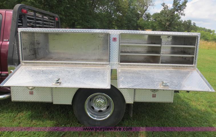 image for item D5960 2000 Dodge Ram 3500 Quad Cab utility truck