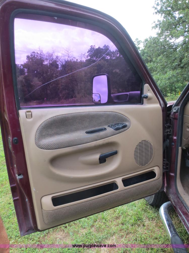 image for item D5960 2000 Dodge Ram 3500 Quad Cab utility truck