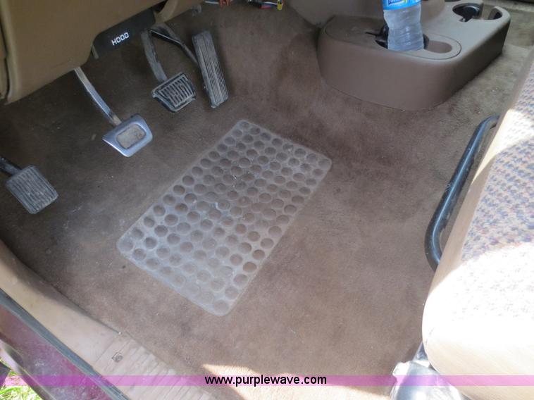 image for item D5960 2000 Dodge Ram 3500 Quad Cab utility truck