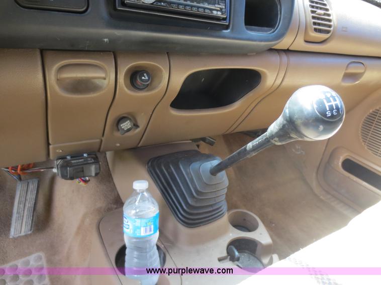 image for item D5960 2000 Dodge Ram 3500 Quad Cab utility truck