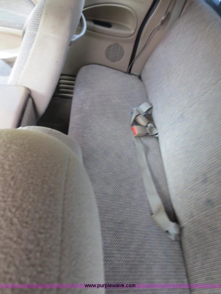 image for item D5960 2000 Dodge Ram 3500 Quad Cab utility truck