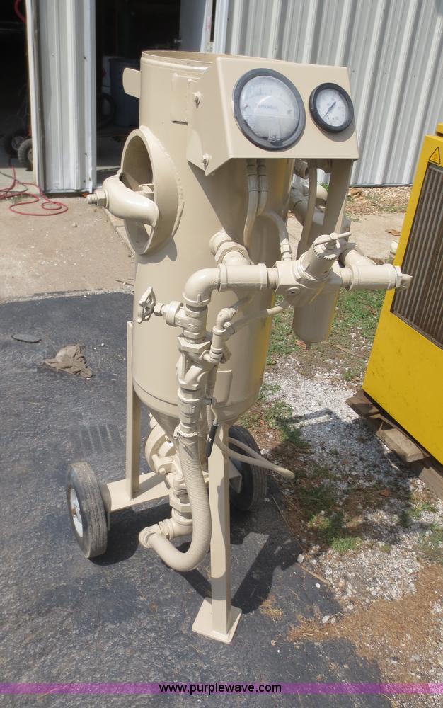 image for item D5961 Empire Safe Strip portable soda blast machine