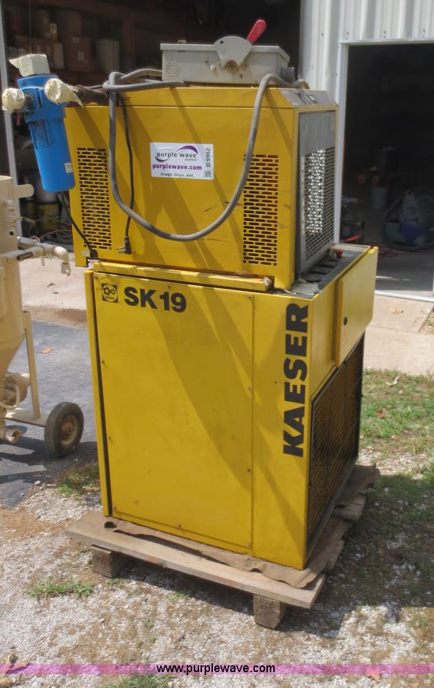 image for item D5962 1999 Kaeser SK19 screw compressor