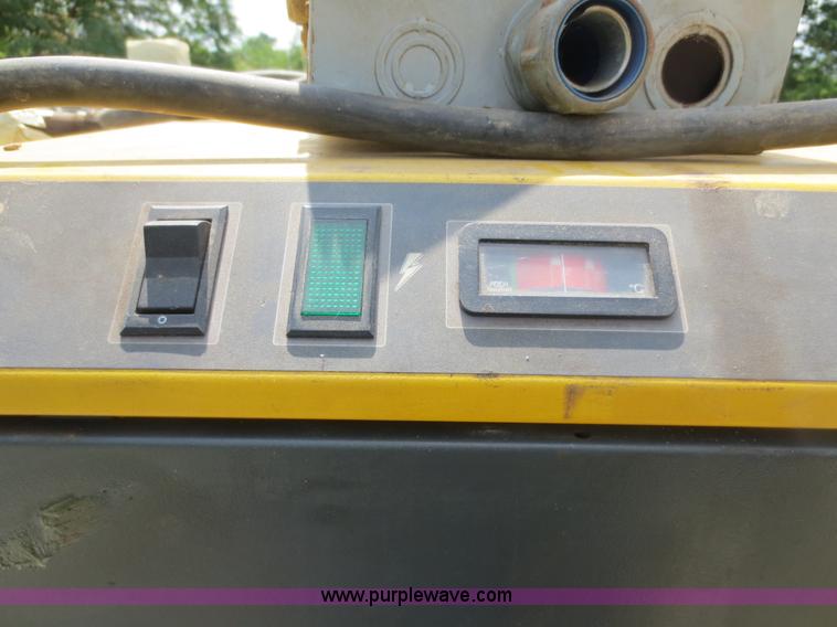 image for item D5962 1999 Kaeser SK19 screw compressor