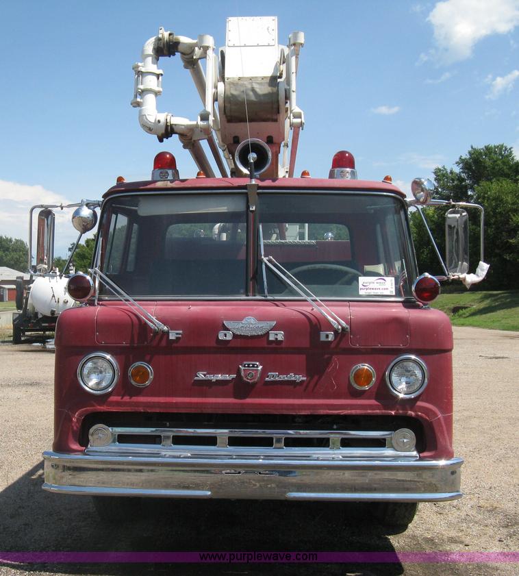 image for item D8475 1969 Ford 1000 Super Duty firetruck