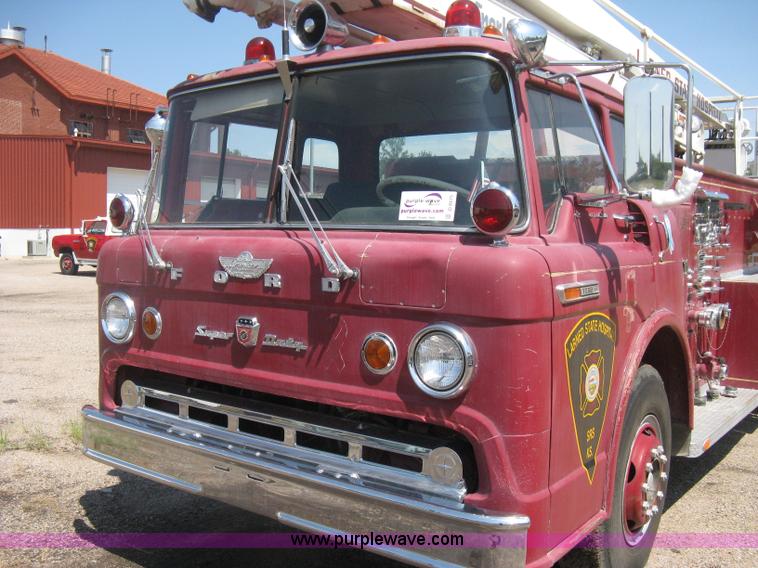 image for item D8475 1969 Ford 1000 Super Duty firetruck