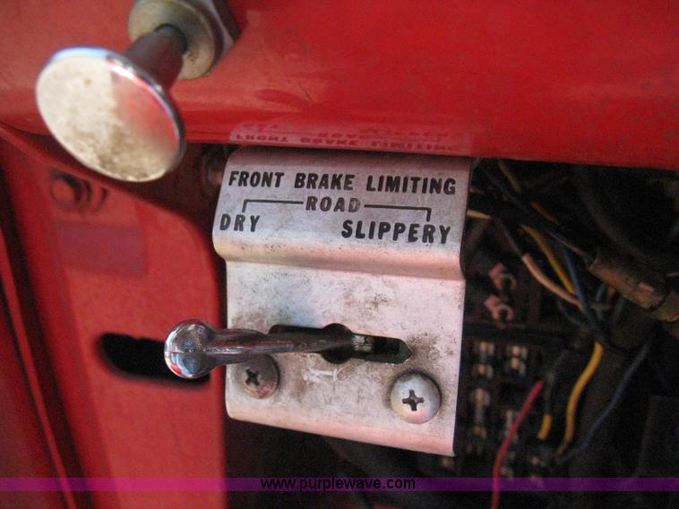 image for item D8475 1969 Ford 1000 Super Duty firetruck