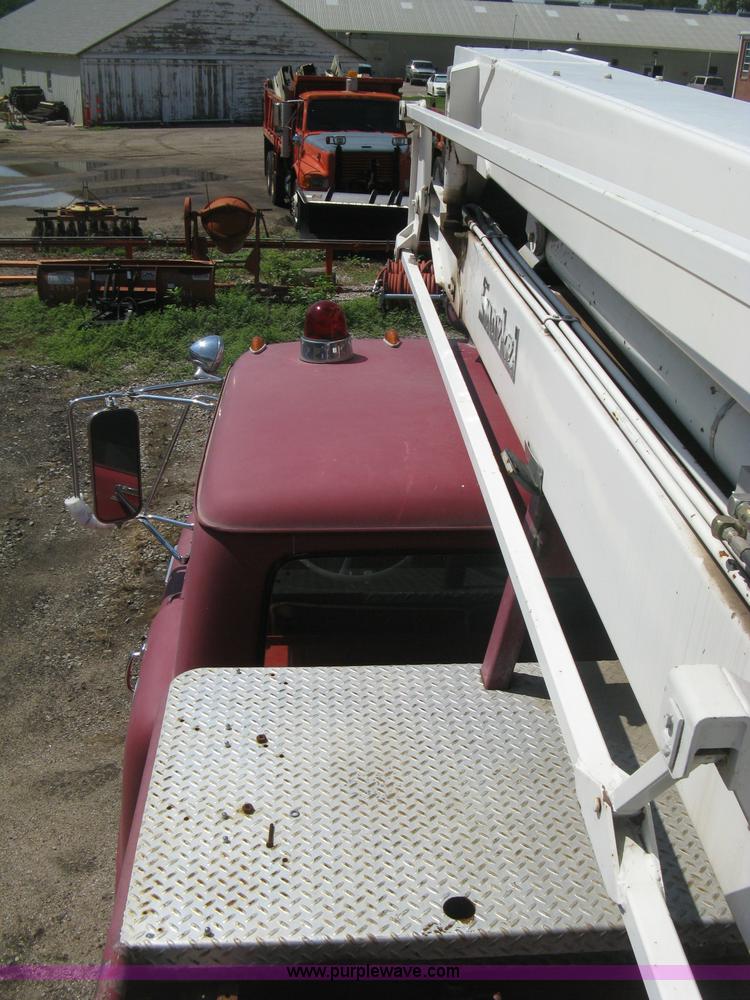 image for item D8475 1969 Ford 1000 Super Duty firetruck