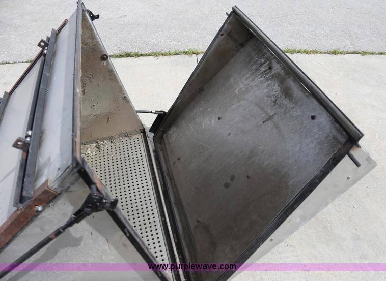 image for item E2279 Cub Cadet ZTR mower