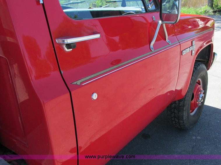 image for item E5142 1981 Chevrolet K30 firetruck