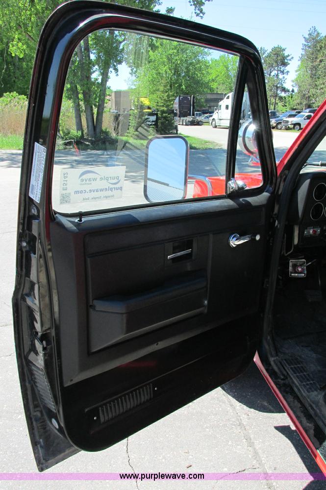 image for item E5142 1981 Chevrolet K30 firetruck