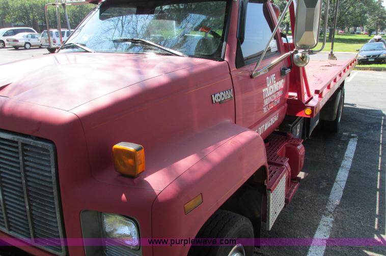 image for item E5175 1996 Chevrolet Kodiak LoPro rollback truck