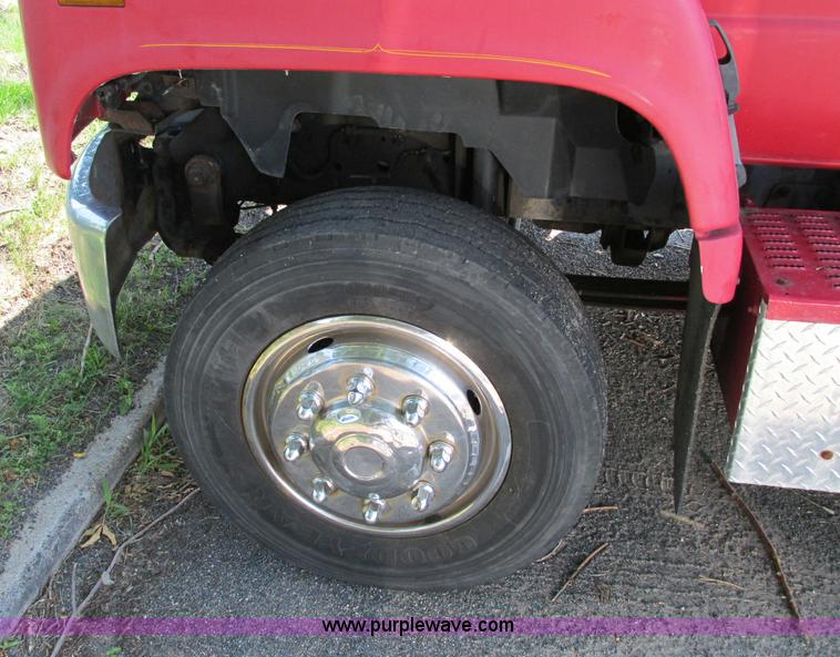 image for item E5175 1996 Chevrolet Kodiak LoPro rollback truck