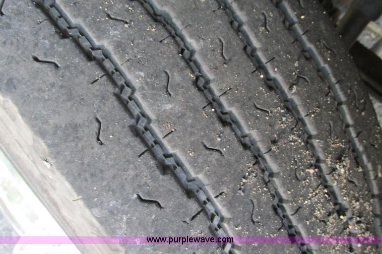 image for item E5175 1996 Chevrolet Kodiak LoPro rollback truck