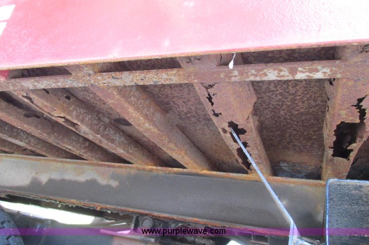 image for item E5175 1996 Chevrolet Kodiak LoPro rollback truck