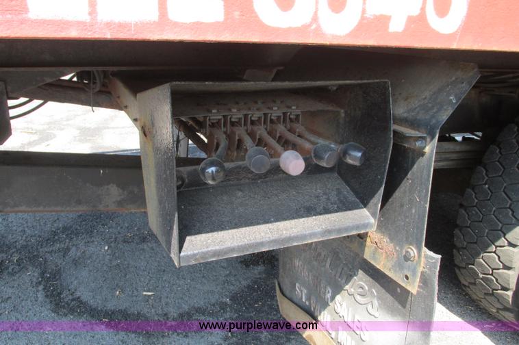 image for item E5175 1996 Chevrolet Kodiak LoPro rollback truck