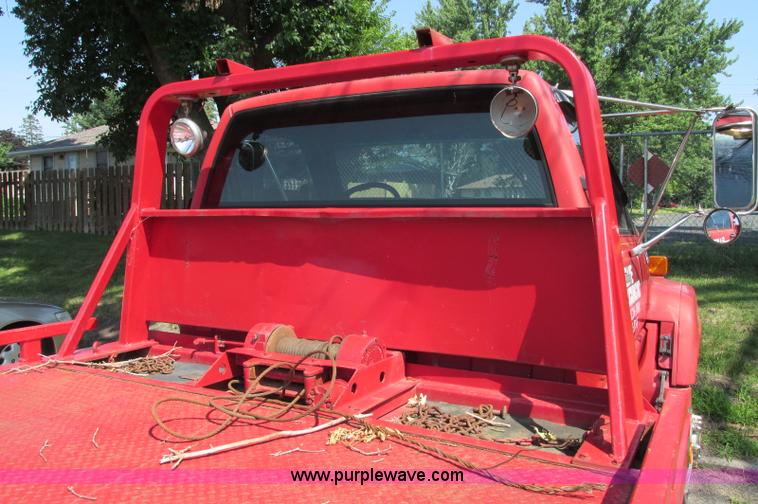 image for item E5175 1996 Chevrolet Kodiak LoPro rollback truck