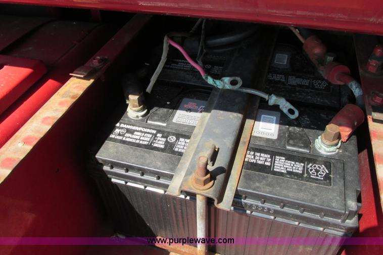 image for item E5175 1996 Chevrolet Kodiak LoPro rollback truck